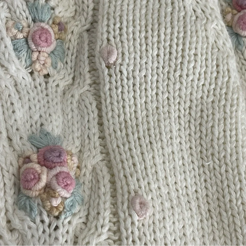 Vintage Margules Cottagecore Cream Cardigan with Floral Accents Size Large - Picture 9 of 10